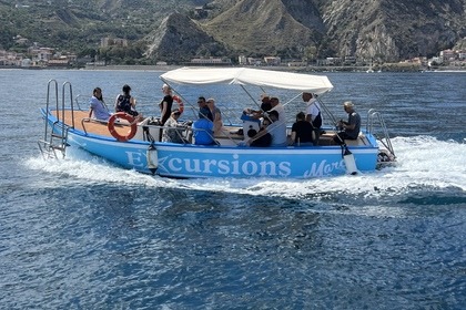 Charter Motorboat Lancia raneri Open Giardini Naxos