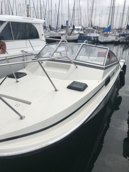 Location Bateau à moteur Boston Whaler Revenge 22 Larmor-Plage