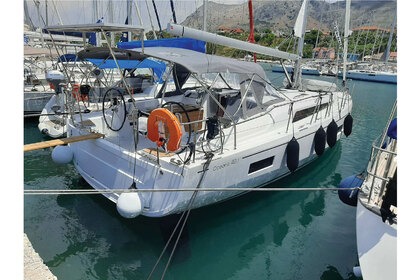 Hire Sailboat Beneteau Oceanis 40.1 Palairos