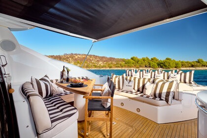Hyra båt Motorbåt Sunseeker 72 Predator Brač