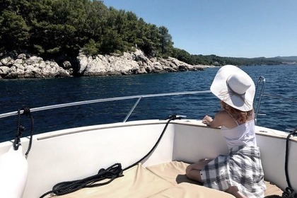 CAP CAMARAT 750, Pick-up point Vela Luka, Korčula