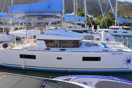 Hire Catamaran Lagoon-Bénéteau Lagoon 52 F - 5 + 2 cab. Tortola