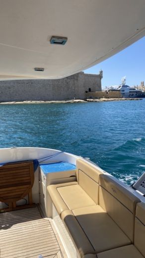 Birgu Motor Yacht Intermare 37 Fly alt tag text