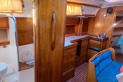 Bavaria 42 (2007) Yacht Charter in Salamina