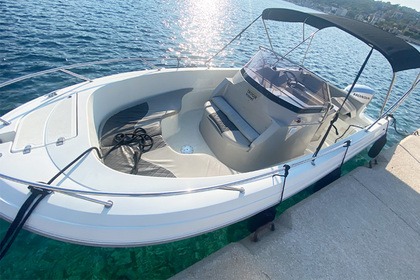 Atlantic 670 à louer avec skipper à Trogir