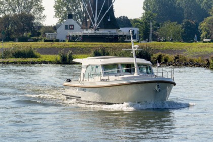 Hire Motorboat Linssen Grand Sturdy 40.0 intero Sedan Sneek