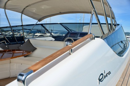 Verhuur Motorboot Riva 63 Virtus Saint-Tropez