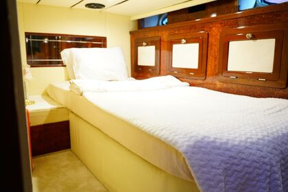 Spacious and comfortable yacht in the Bosphorus