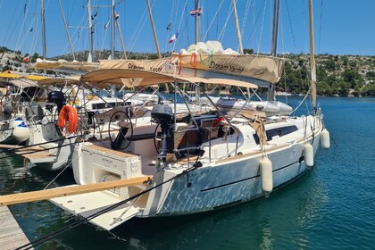 Charter Sailboat Dufour Yachts Dufour 360 Liberty Zaton
