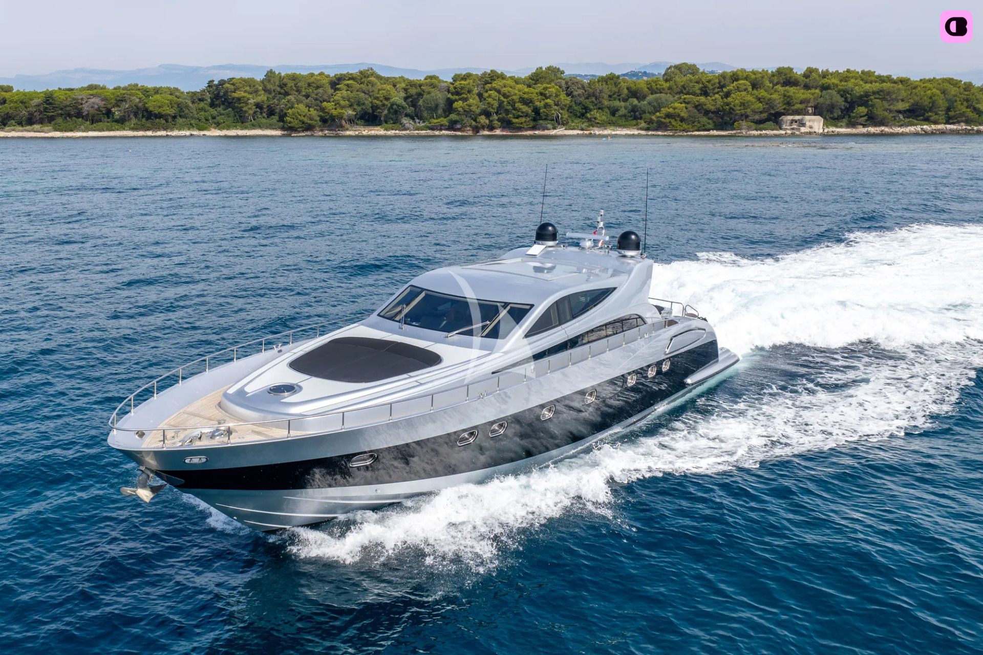 Yacht à moteur Alfamarine