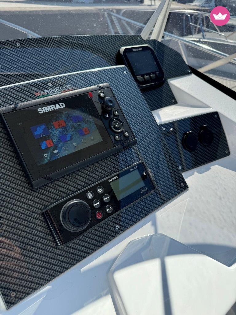 Bateau à moteur Marinello Eden 22 200cv 8