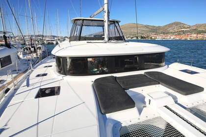 Charter Catamaran Lagoon-Bénéteau Lagoon 46 - 4 + 2 cab. Brač