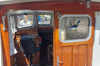 De Goudvink, a cozy two-person motorboat