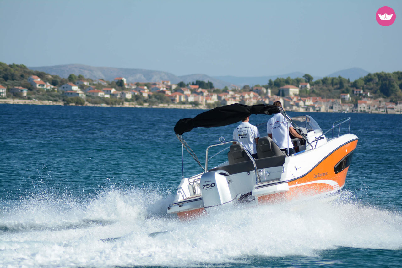 Bateau à moteur Jeanneau Cap Camarat 7.5 Wa 250cv 3