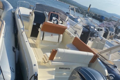 Rental Motorboat INVICTUS INVICTUS 240 Cavalaire-sur-Mer