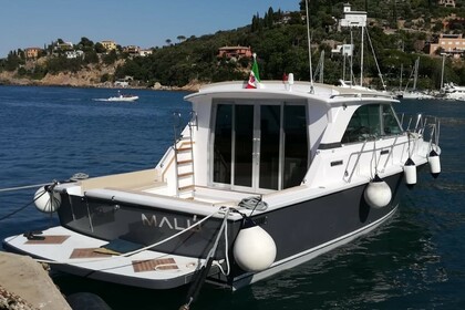 Noleggio Barca a motore BERTRAM 35 Porto Santo Stefano