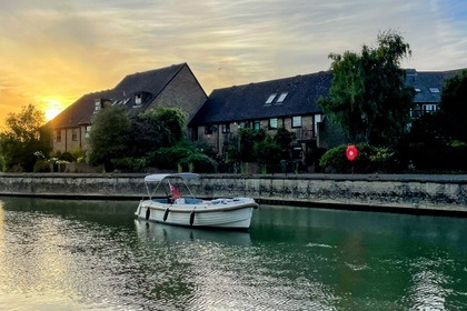 Hire Motorboat Oxford River Cruises Frolic 31 Oxford