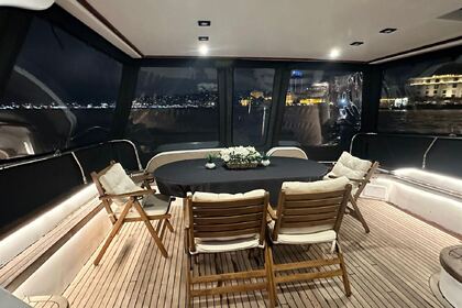 Spacious and comfortable yacht in the Bosphorus