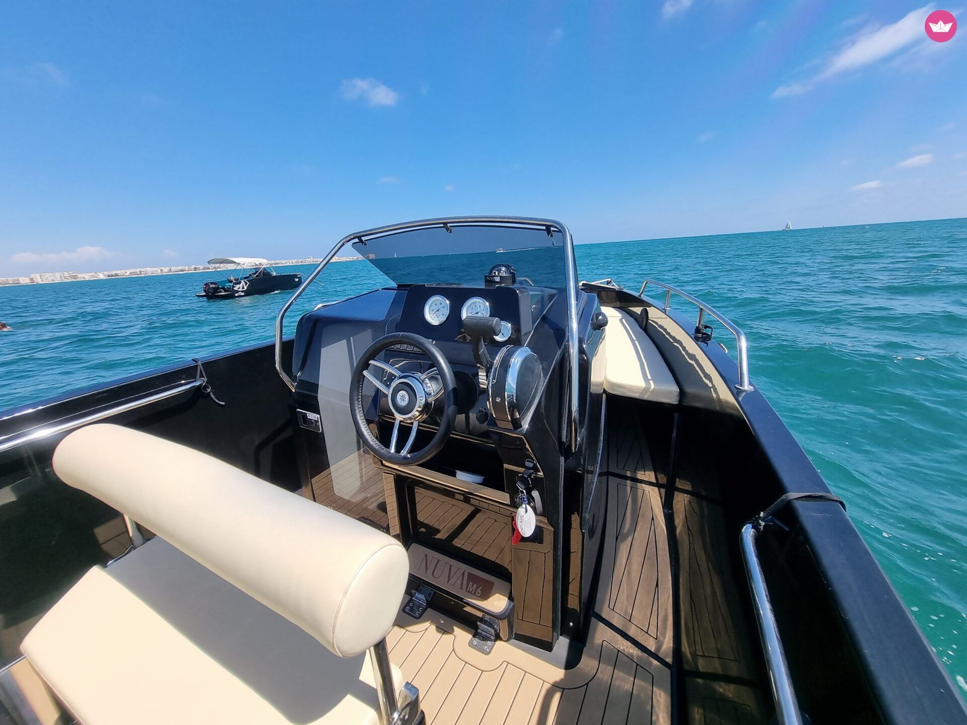 Bateau à moteur NUVA YACHTS M6 OPEN 115cv 4