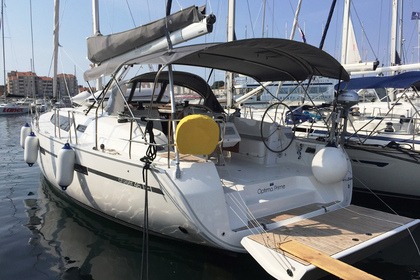 Hire Sailboat Bavaria Yachtbau Bavaria Cruiser 46 - 4 cab. Brač