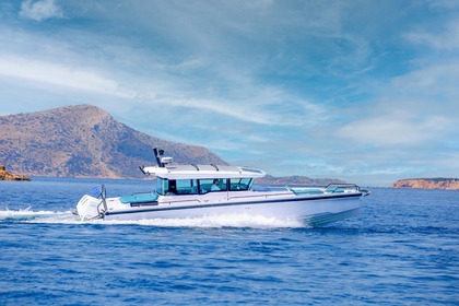 Hire Motorboat Axopar 37XC Cross Cabin Laurium