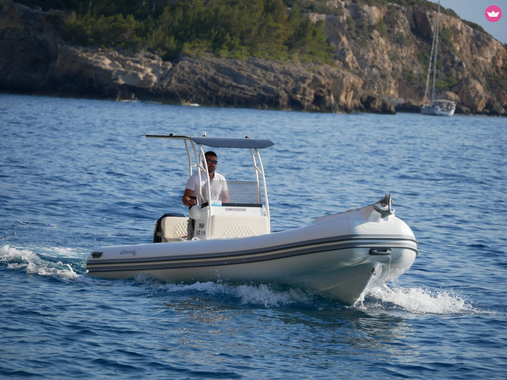 Bateau à moteur Oceanic 6.60m 200cv