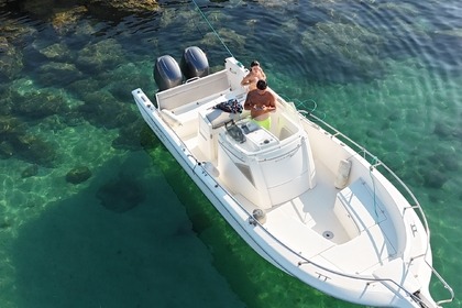 Rental Motorboat Kelt White Shark 245 L'Estaque
