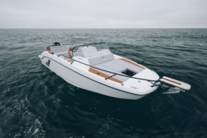 Rental Motorboat Beneteau Flyer 7 SunDeck L'Estartit