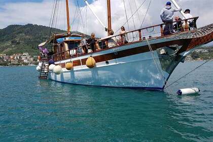 Alquiler Goleta Cantieri Maralli di Gela Caicco Scarlino