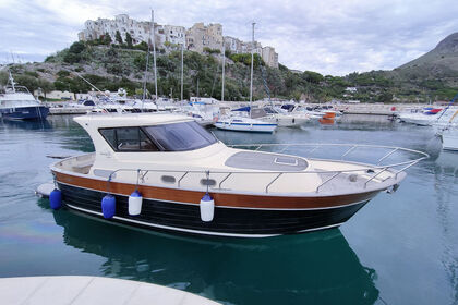 Rental Motorboat Di Donna Serapo 33 Positano