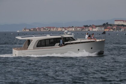Hyra båt Motorbåt Greenline Yachts Greenline 40 Pula
