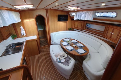 Ocean Star 44.1 with AC and Electric Generator