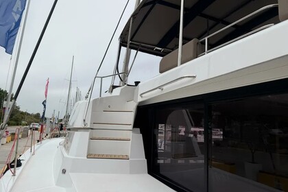 Verhuur Catamaran Catana Group Bali 5.2 - 6 + 2 cab. Alimos