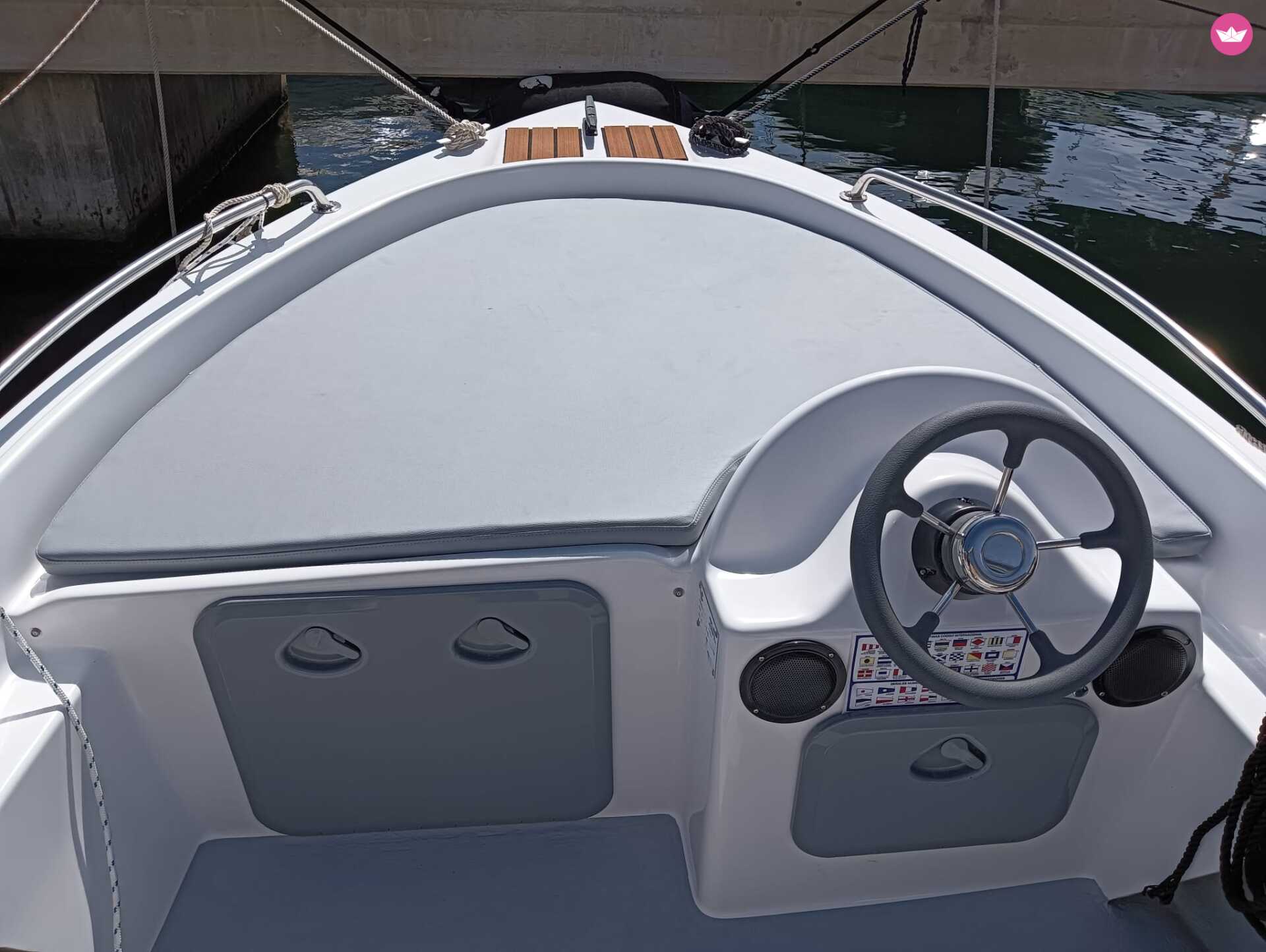 Bateau sans permis Dipol First 15cv 4