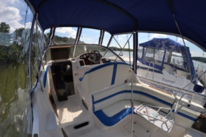 Wonderful houseboat for rent to discover Müritz i