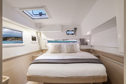 Hire Catamaran  Lagoon 42 Mahé