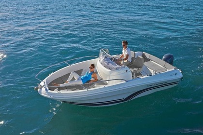 Rental Motorboat JEANNEAU CAP CAMARAT 5.5 Trebeurden