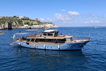 Charter Motor yacht TRANQUILLIDAD GOZZO 24 METRI Sorrento