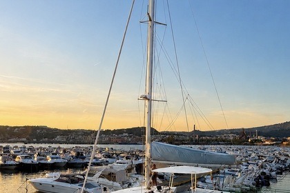 Hyra båt Katamaran Lagoon 46 - ICONIC Neapel