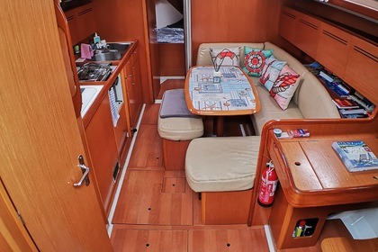 Escursione Una Giornata in Barca a Vela Cagliari - Beneteau Cyclades 39.3