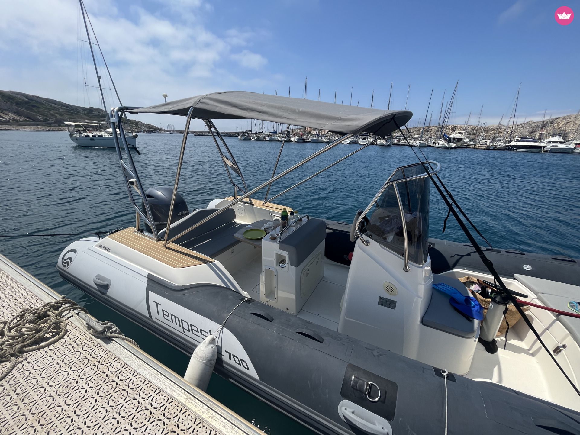 Semi-rigide Capelli Tempest 700 200cv