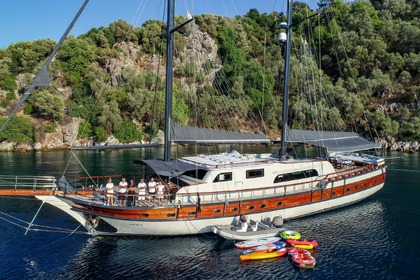 Hyra båt Guletbåt Custom Made ugur Marmaris