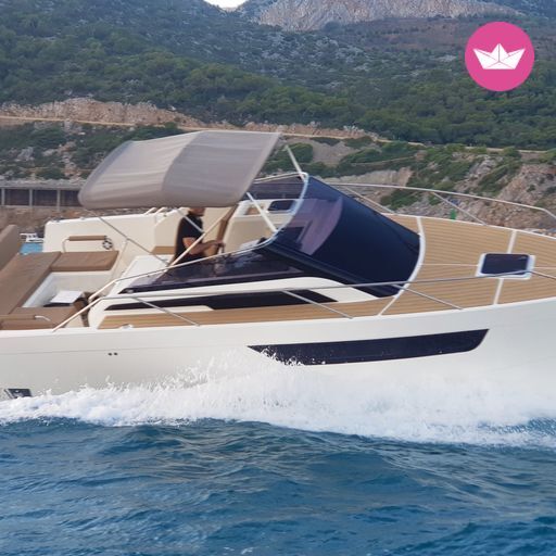 Bateau à moteur NUVA M9 CABIN 350cv 3