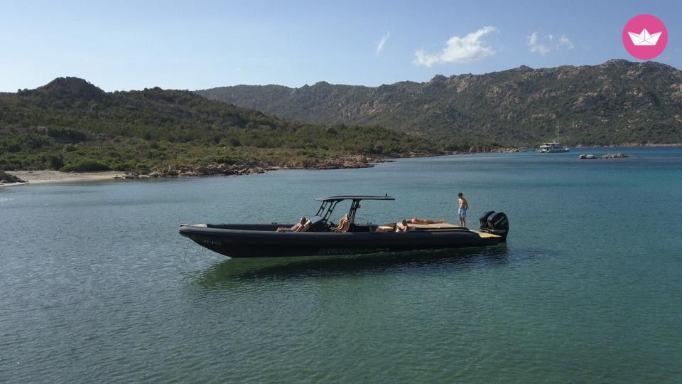 Bateau à moteur Bernico RxP13 700cv 2