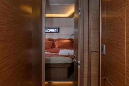 Ouna Catamaran - Private Lagoon 46 - Owner operated - Tailor-made luxury cruises from Paros