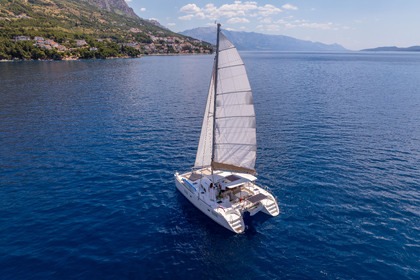 Lagoon 380 S2 “Festina Lente “