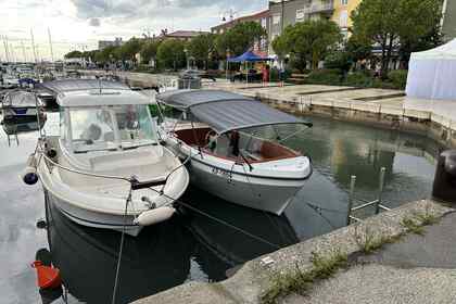 Charter Motorboat Silver Yacht 655 Tender Izola