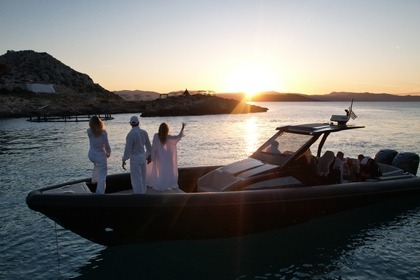 Alquiler Neumática TECNHOHULL EXPLORER 40 Alimos Marina