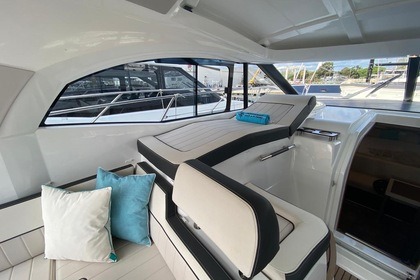 Location Bateau à moteur Jeanneau Leader 36 Cogolin