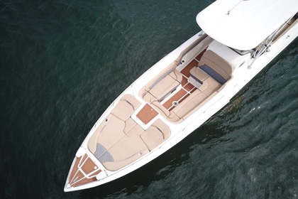 Bote deportivo de lujo hasta 20 personas